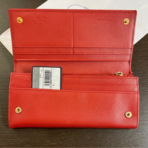 Authentic PRADA Wallet 1M1132 - Portaf Patt Lunga Fuoco - Saffiano Red Leather - Picture 2 of 11